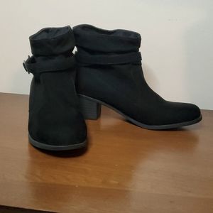 American Eagle Black Ankle Boots Womens size 8-1/2 Willow Motif Chinois